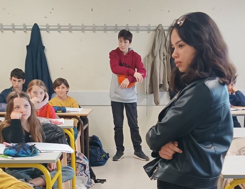 Animations théâtrales sur le thème des droits des femmes le 8 mars 2024 dans les classes de l'Institut Saint-Dominique