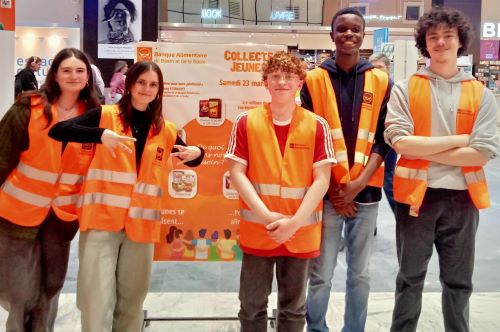 Collecte des Jeunes de la Banque alimentaire à laquelle participent les élèves de l'institut Saint-Dominique de Pau