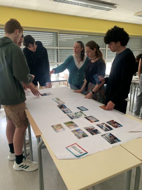 Les terminales spécialité SVT réalisent une Fresque du climat à l'Institut Saint-Dominique de Pau.