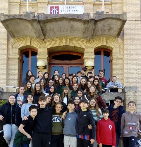 Les collégiens de 4ème de l'Institut Saint-Dominique de Pau avec leurs corresondants de Huesca espagne