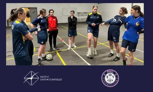 Les joueuses du Pau FC scolarisées à saint-Dominique s'entrainent dans le gymnase de l'établissement